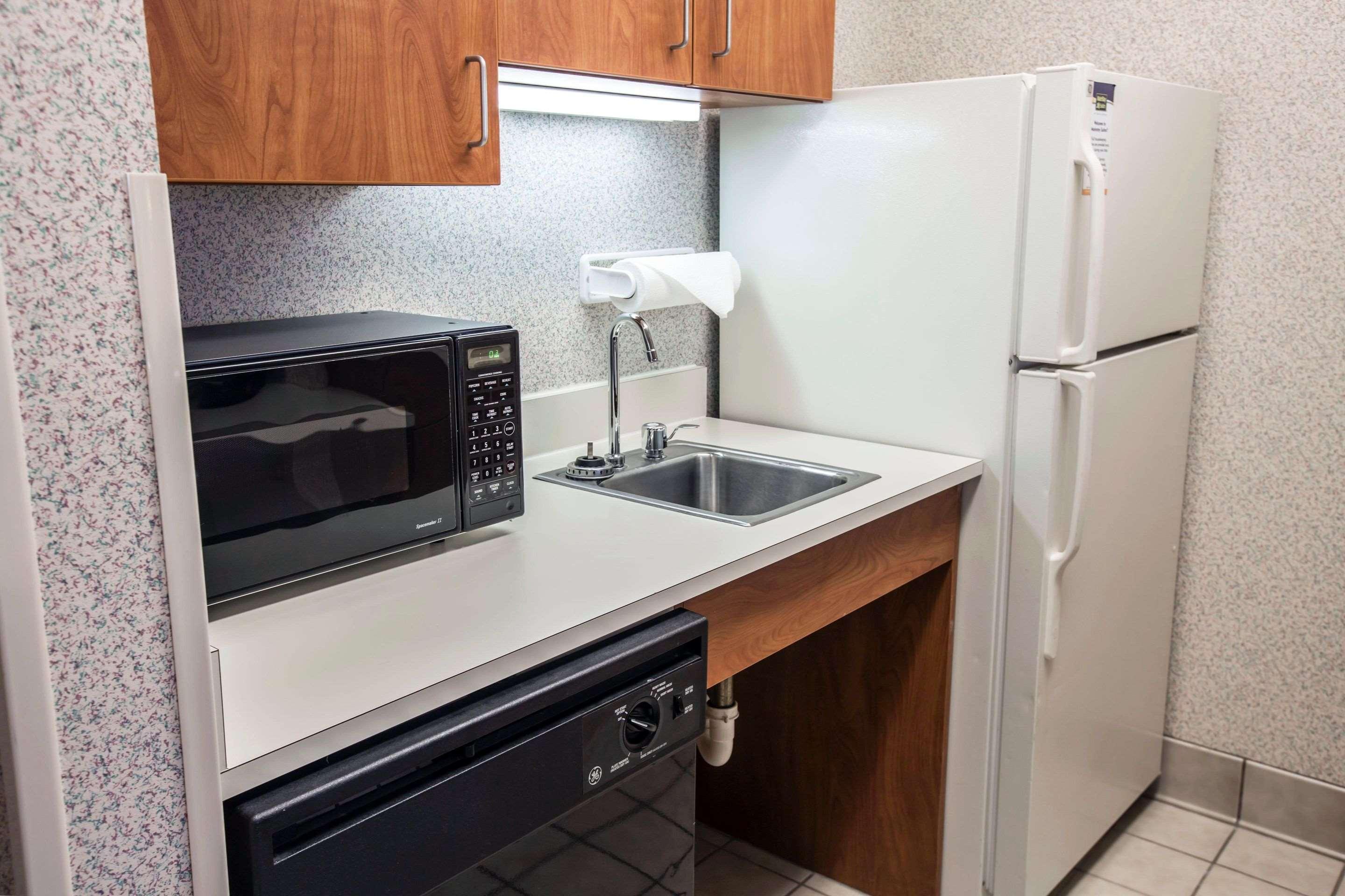 Mainstay Suites Wilmington - University Area מראה חיצוני תמונה
