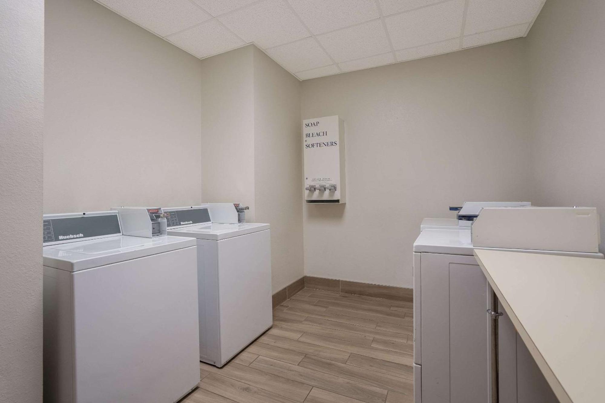 Mainstay Suites Wilmington - University Area מראה חיצוני תמונה